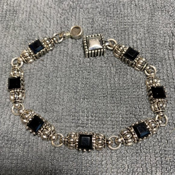 Black Rhinesone Antique Silvertone 8" Bracelet With Magnetic Closure. (321) - Picture 3 of 3